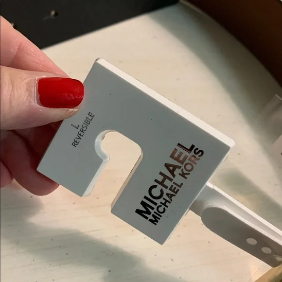 Michael Kors REVERSIBLE Black & Tan Leather Belt with Goldtone MK Buckle - Picture 3 of 8